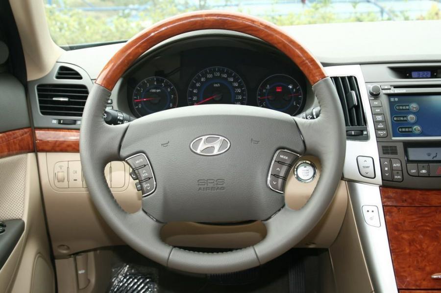  Hyundai Sonata Sedan 2008 года  (фото 4 из 15)